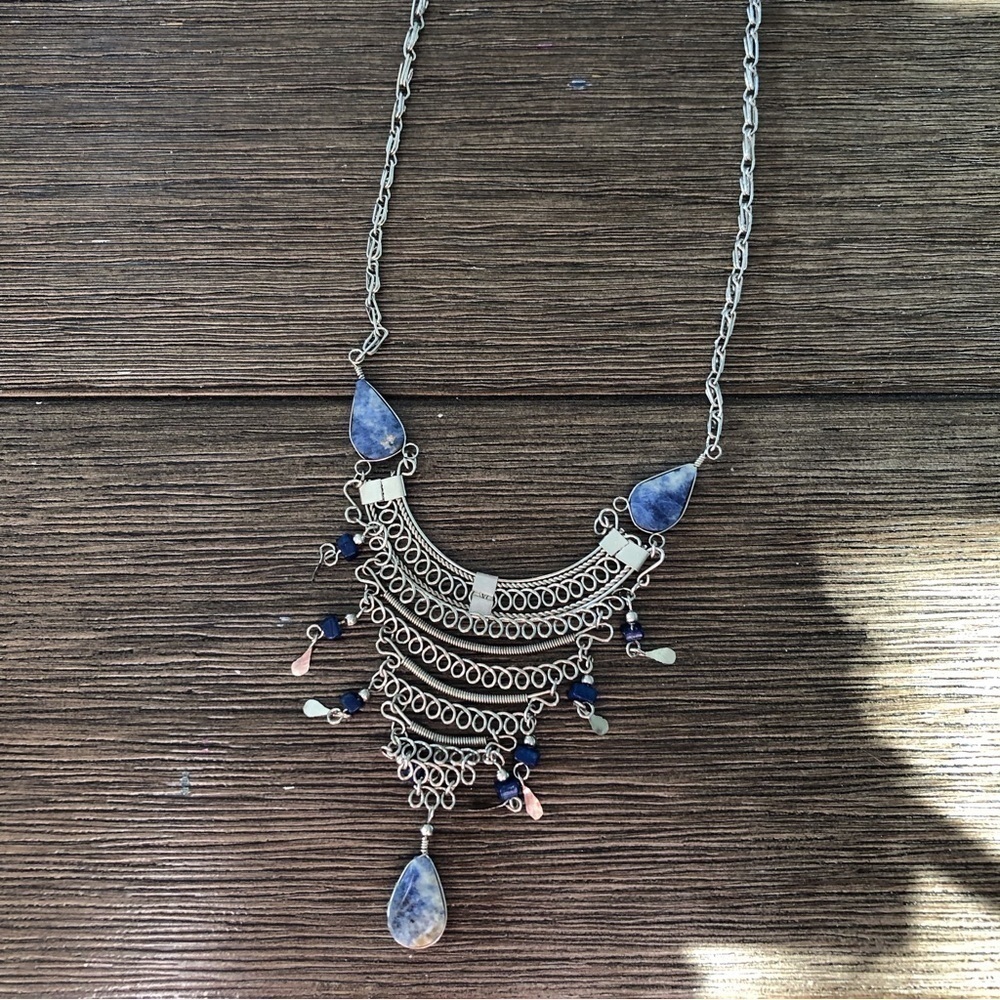 Sliver metal and blue stone necklace